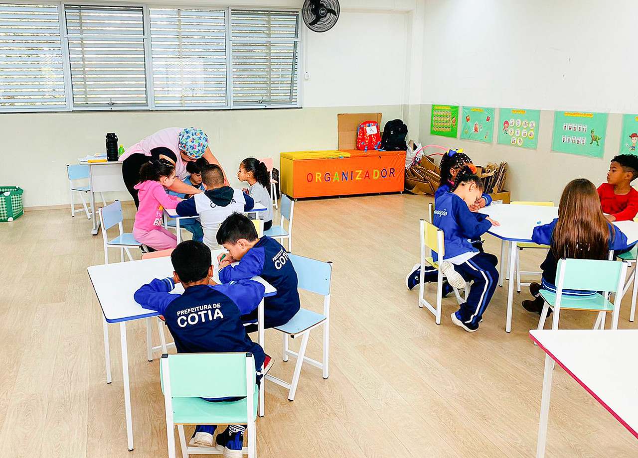 Atividade ‘Aprendendo as Vogais’ - Jardins I e II