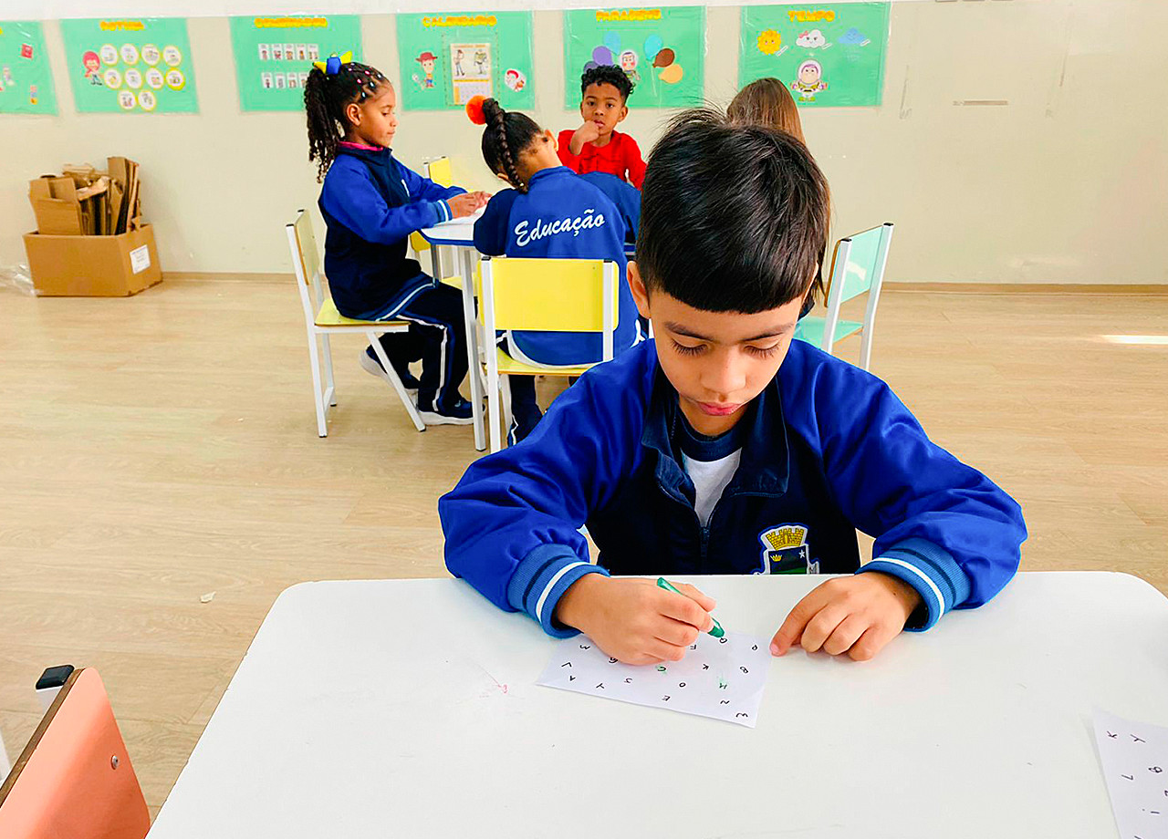 Atividade ‘Aprendendo as Vogais’ - Jardins I e II