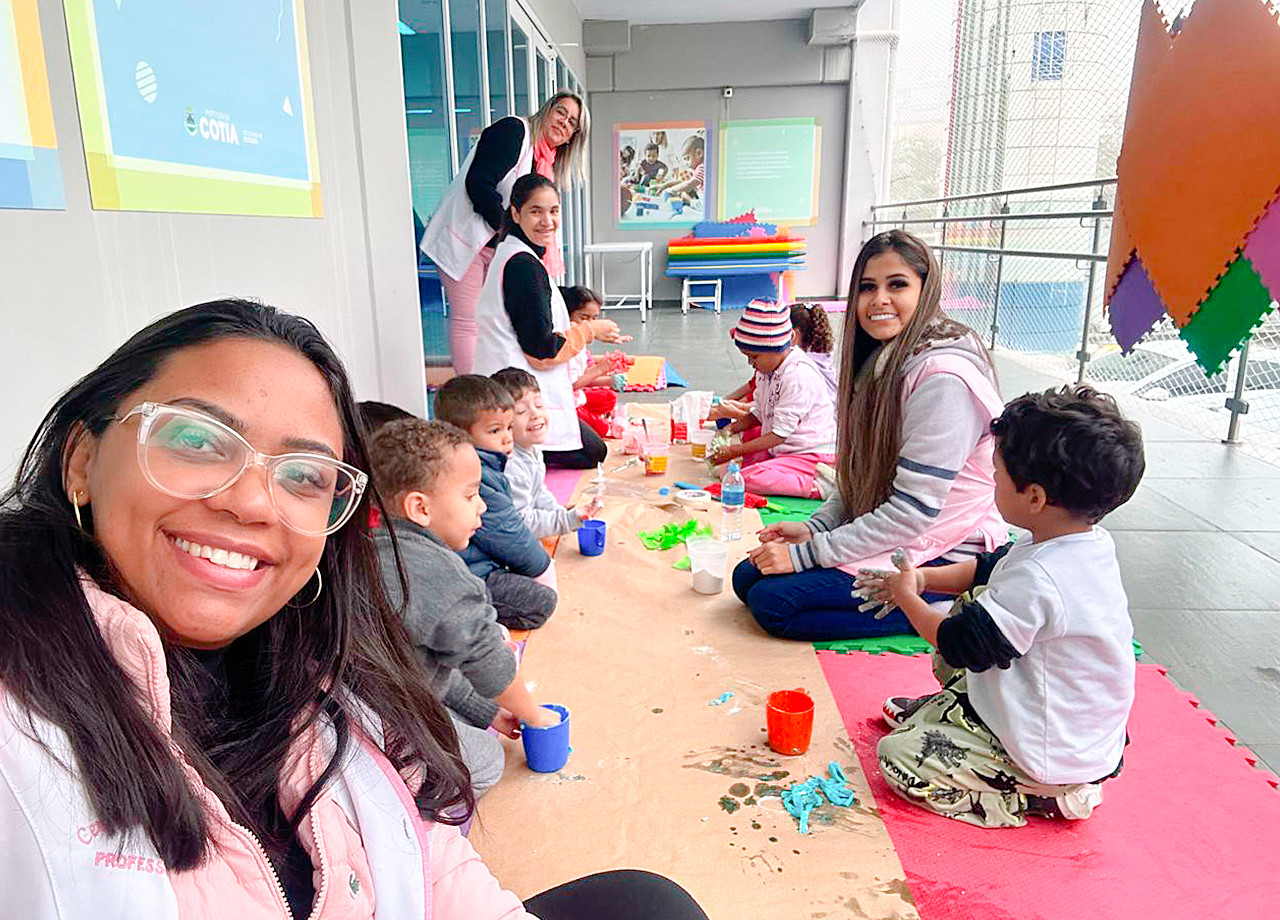 Projeto Férias - Pintura com Papel Crepom