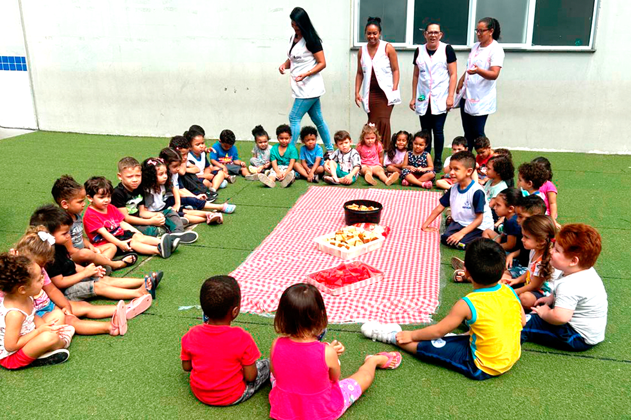 Projeto Férias: Centro Educacional Arakan promoveu um divertido piquenique com as crianças
