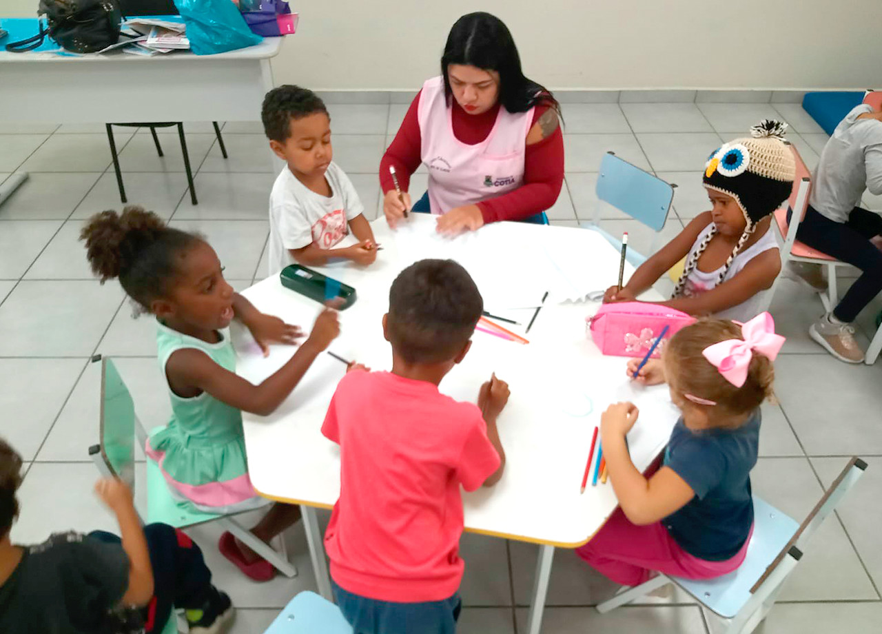Atividades Lúdicas para Formação Base da Alfbetização