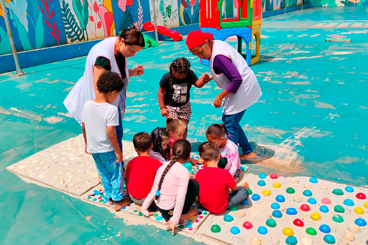 Projeto Férias: Centro Educacional Benedicta Stefano Antunes de Oliveira promoveu jogos lúdicos e brincadeiras com foco no desenvolvimento das crianças