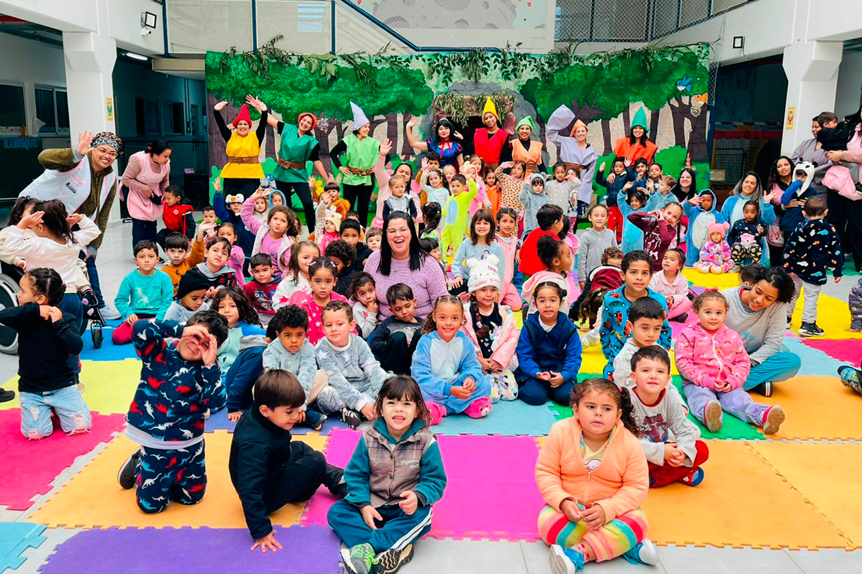 Centro Educacional Benedicta Stefano Antunes de Oliveira celebrou a Semana do Brincar com experiências e diversão